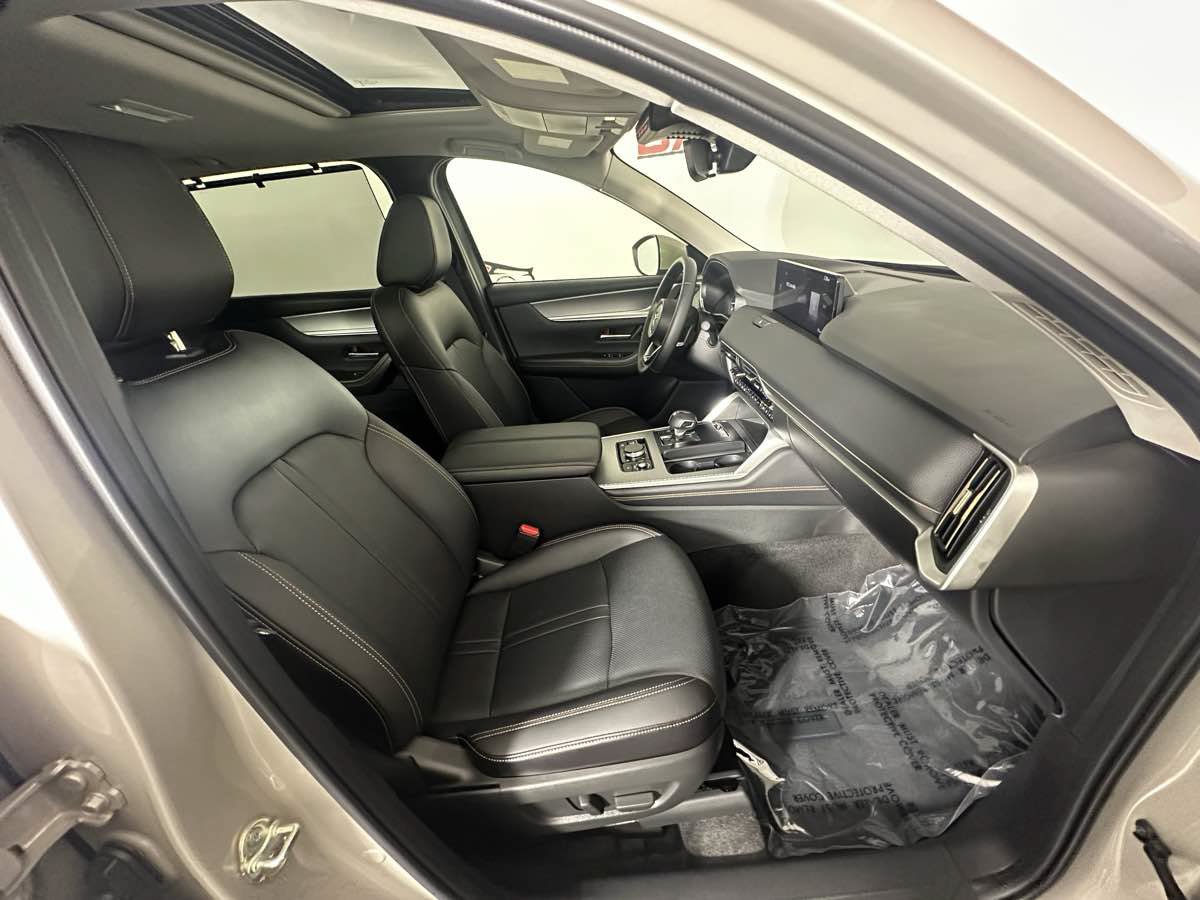 Used 2026 MAZDA CX-90 3.3 Turbo w/ Preferred Package AWD/4WD image 28