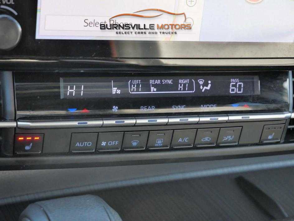 Used 2021 Toyota Sienna XSE image 20