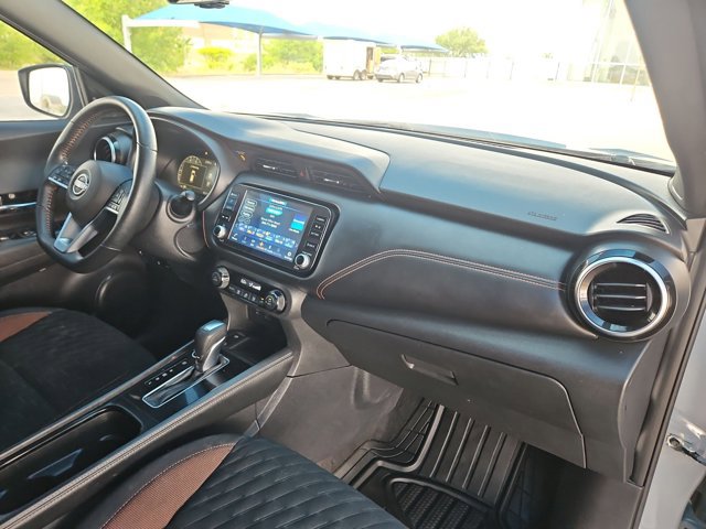 Used 2022 Nissan Kicks SR w/ Interior Electronics Package FWD image 21
