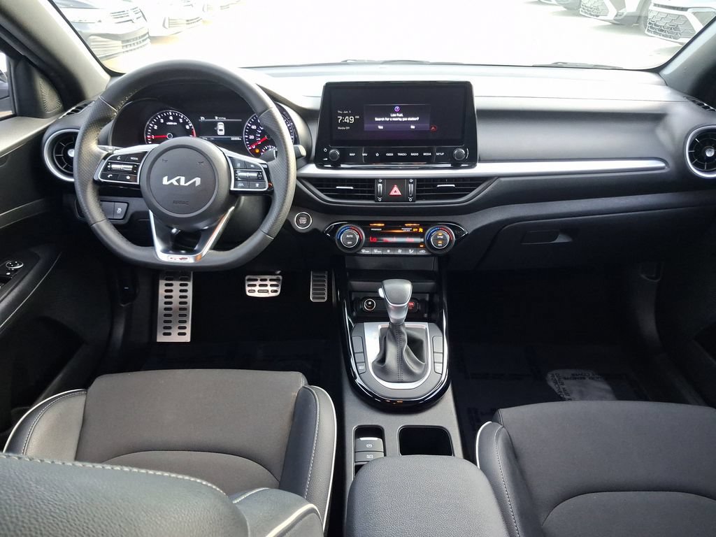 Used 2023 Kia Forte GT-Line w/ GT-Line Technology Package FWD image 9