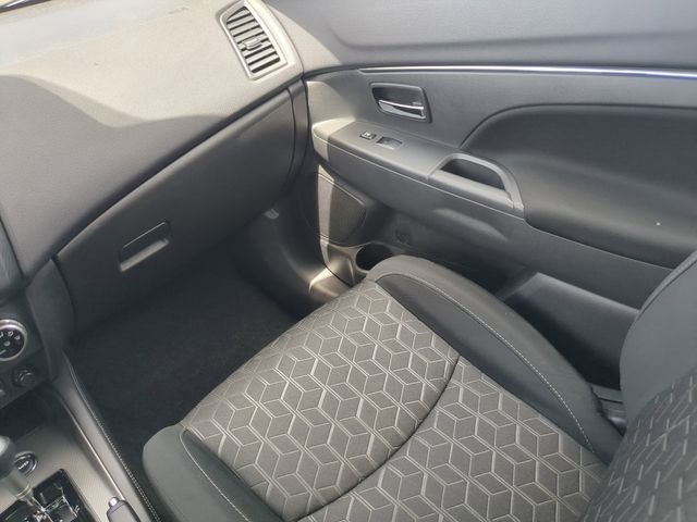 Used 2025 Mitsubishi Outlander Sport ES AWD/4WD image 17