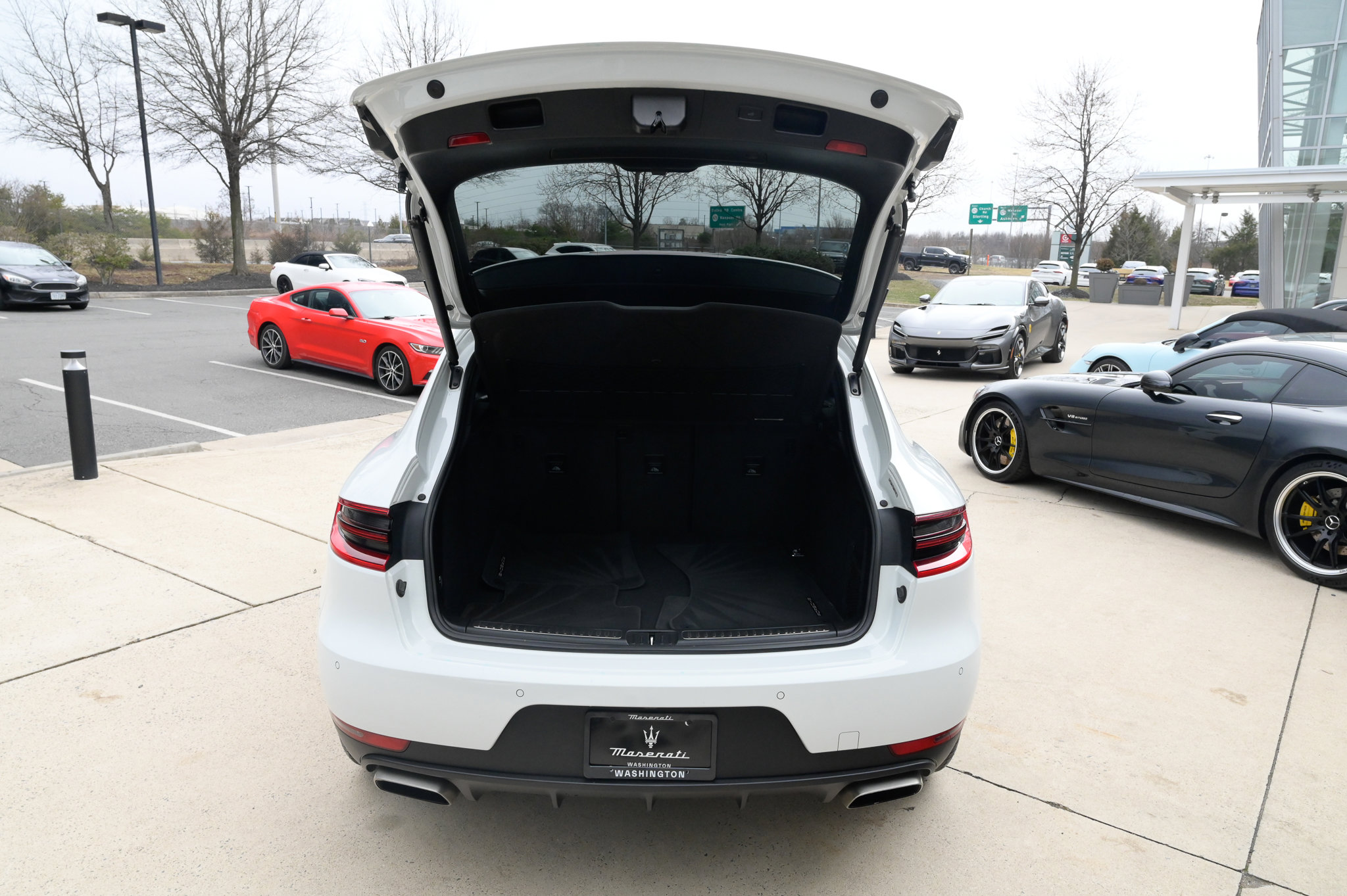 Used 2018 Porsche Macan AWD/4WD image 43