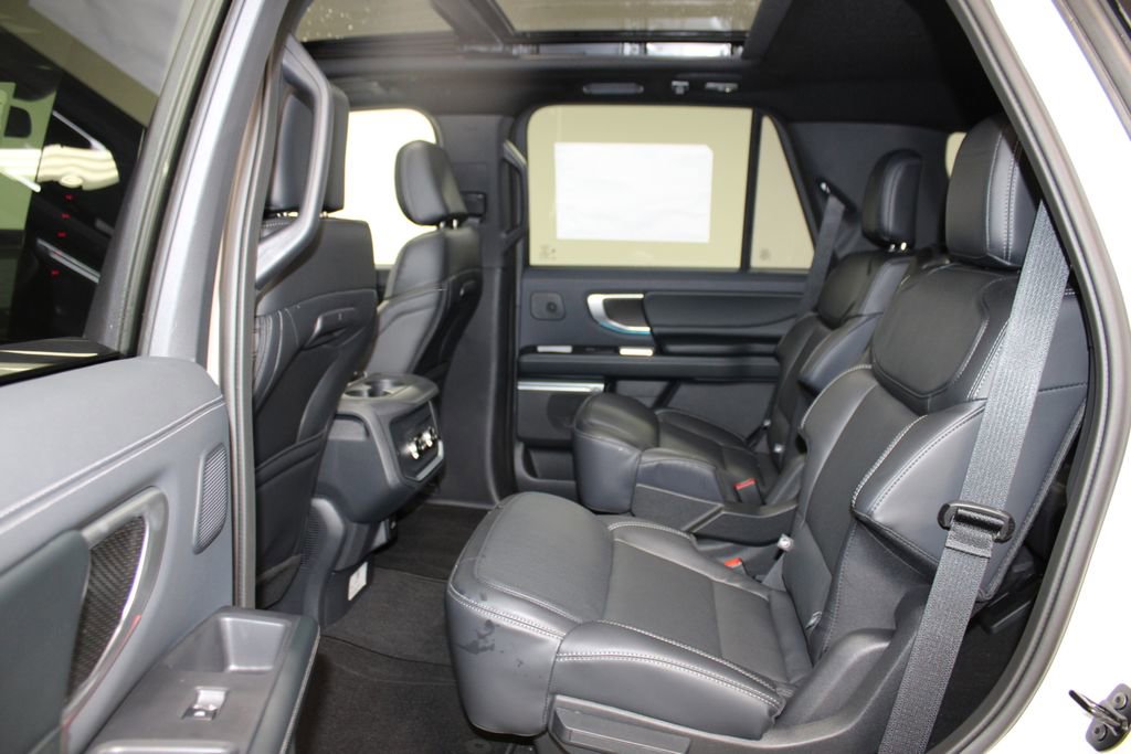 New 2025 Ford Expedition Platinum w/ Stealth Performance Package image 27