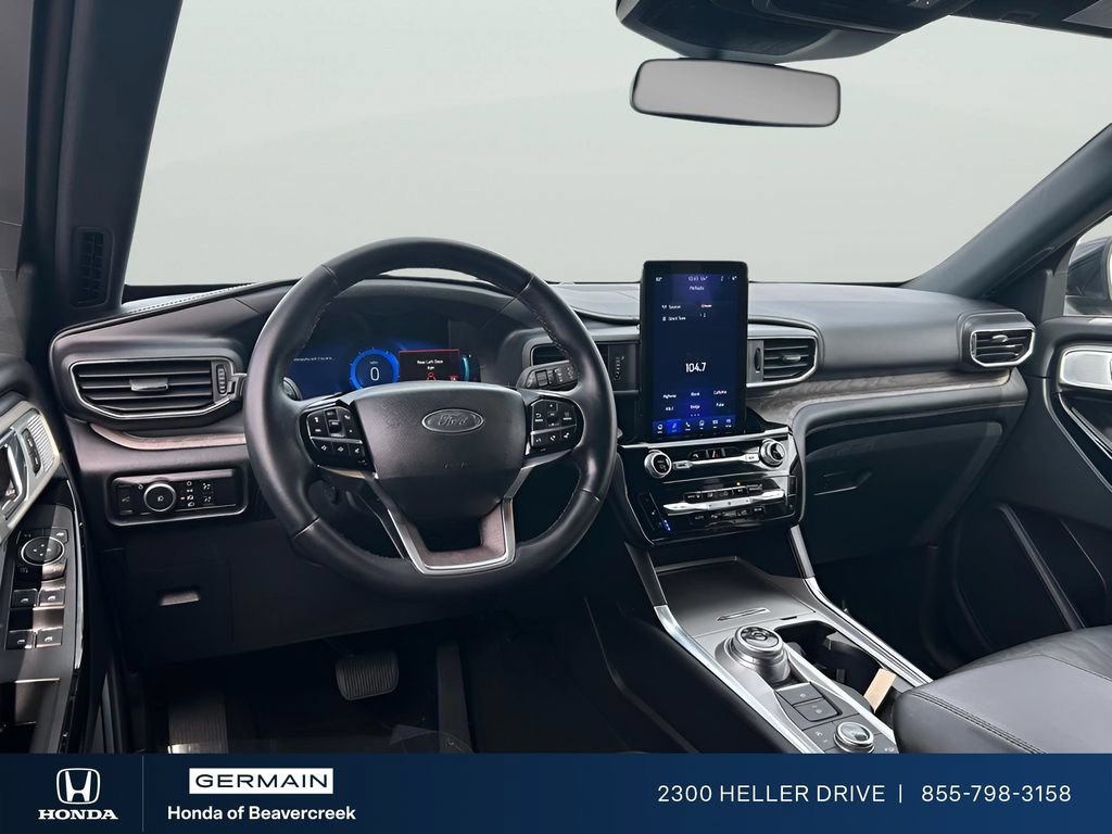 Used 2024 Ford Explorer Platinum w/ Technology Package AWD/4WD image 8