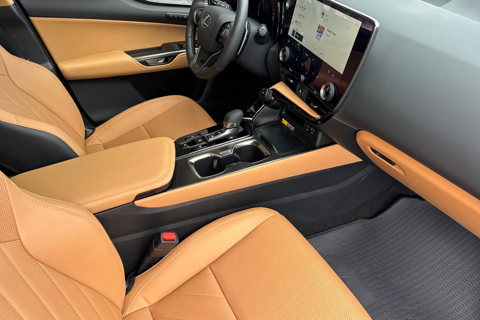 Used 2026 Lexus NX 350h Luxury w/ Accessory Package (Z1) FWD image 13