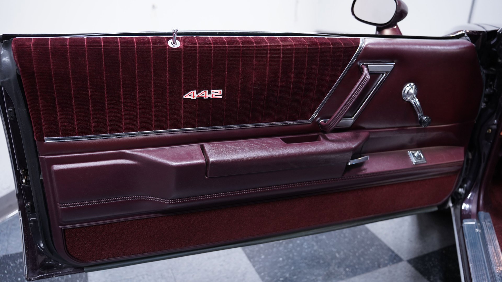 Used 1987 Oldsmobile Cutlass Supreme Salon image 32