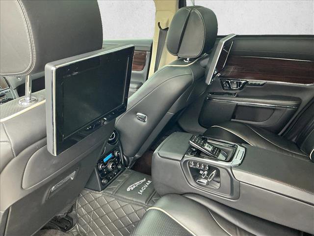 Used 2015 Jaguar XJ L Portfolio AWD/4WD image 14