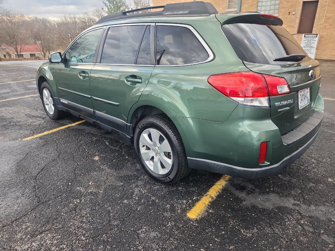 Used 2011 Subaru Outback 2.5i Premium image 9