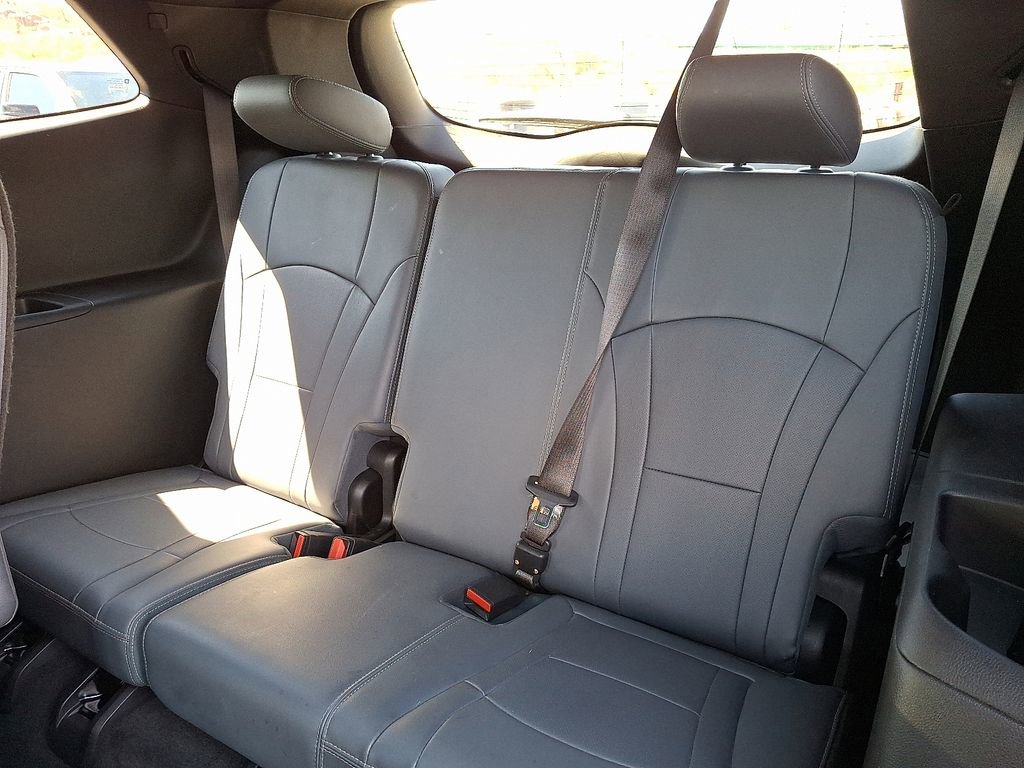 Used 2023 Buick Enclave Essence w/ Sport Touring Edition image 11