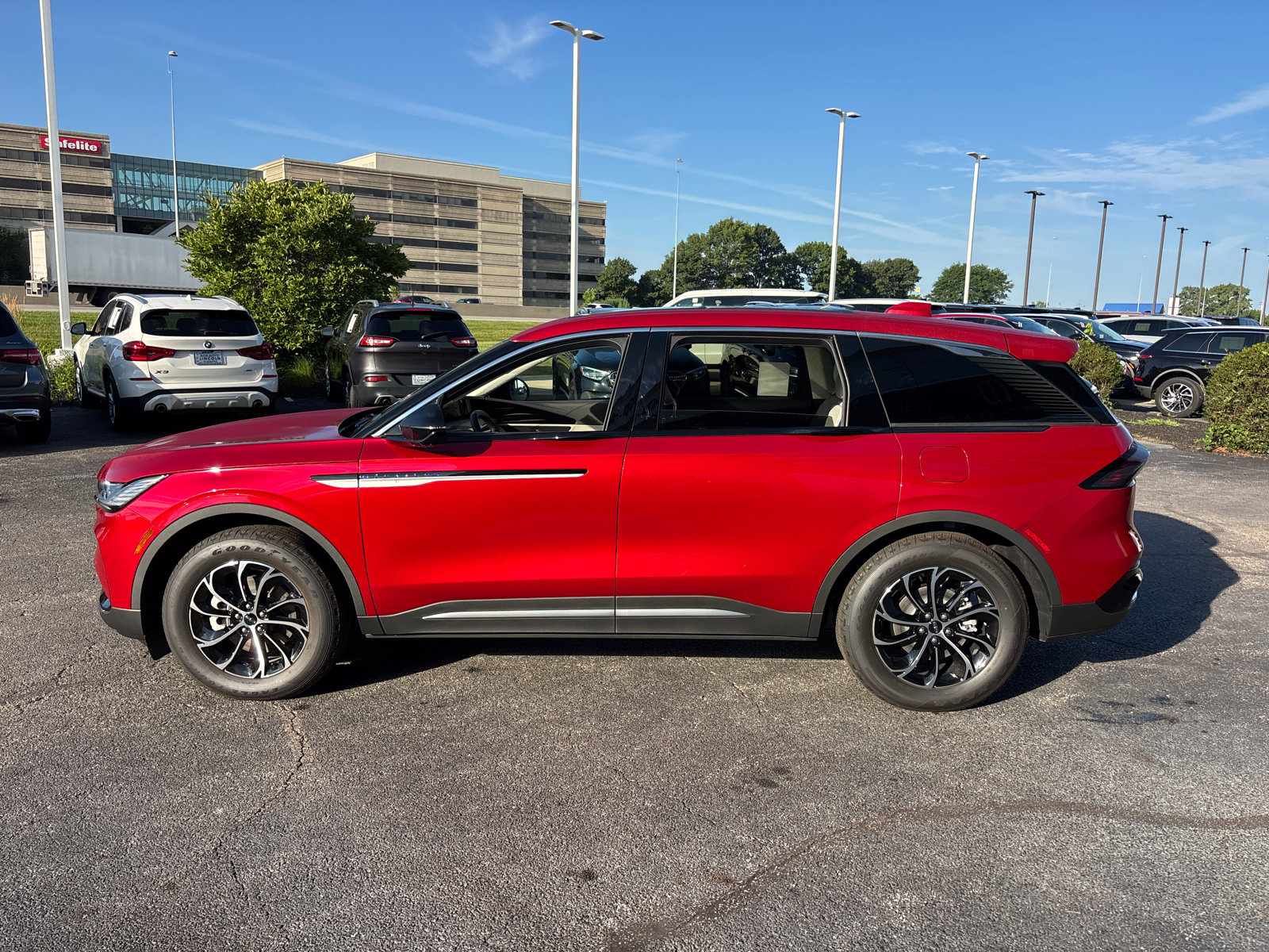 New 2026 Lincoln Nautilus Premier w/ Equipment Group 102A AWD/4WD image 4