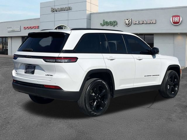 Used 2024 Jeep Grand Cherokee Limited w/ Black Appearance Package AWD/4WD image 7