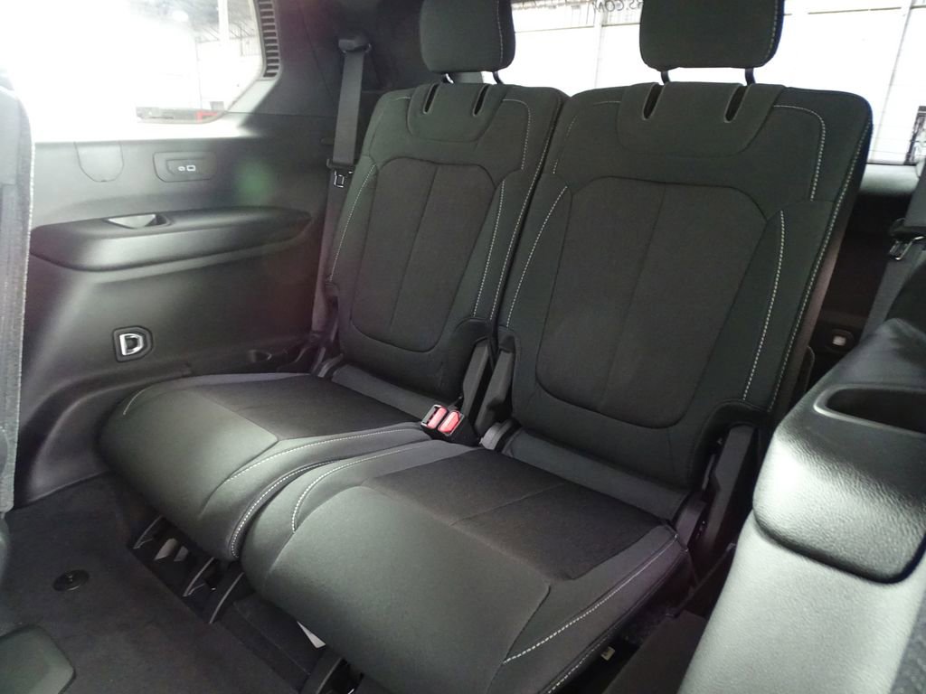 New 2025 Jeep Grand Cherokee L Laredo w/ Luxury Tech Group I image 13