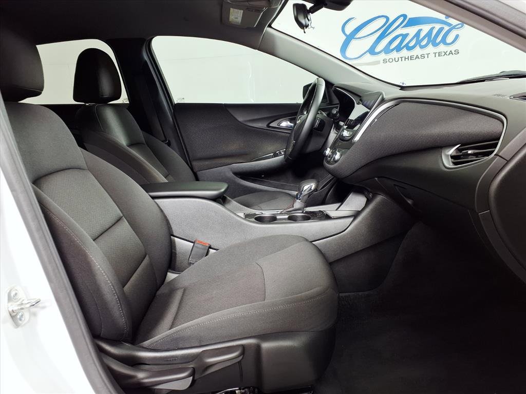 Used 2025 Chevrolet Malibu RS image 12