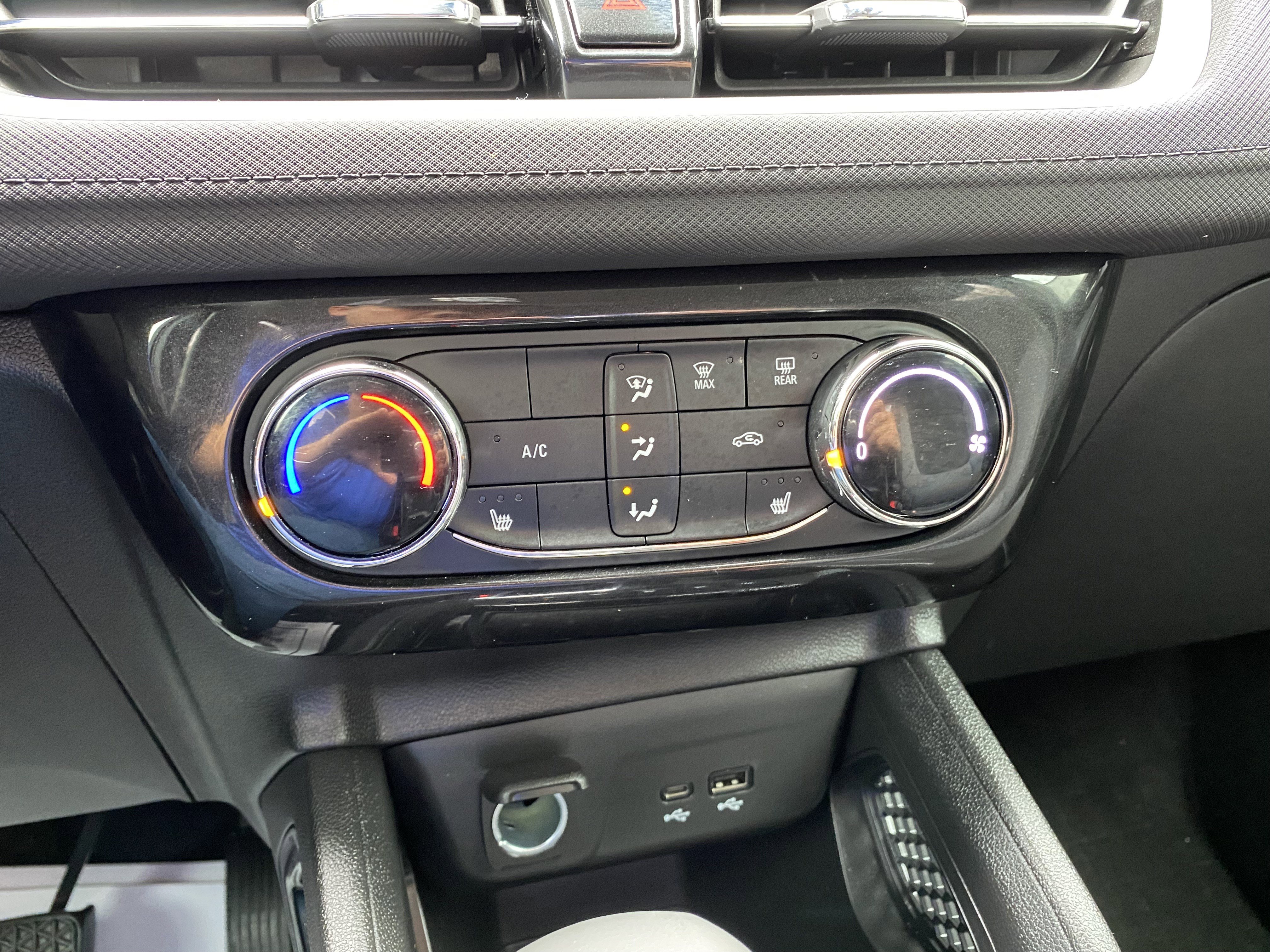 Used 2024 Chevrolet TrailBlazer LT w/ LT Cold Weather Package image 28