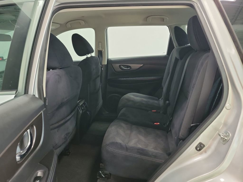 Used 2015 Nissan Rogue S image 29
