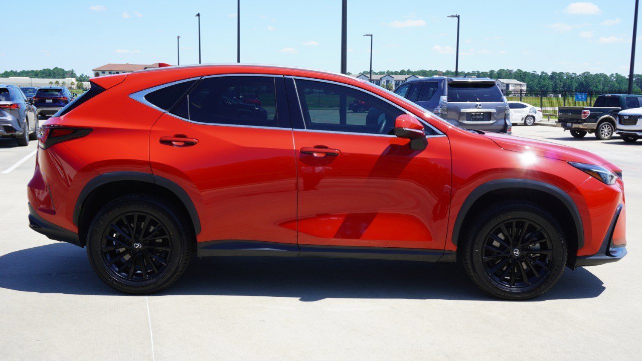 Used 2024 Lexus NX 250 FWD w/ Towing Package (2000 Lbs) image 4