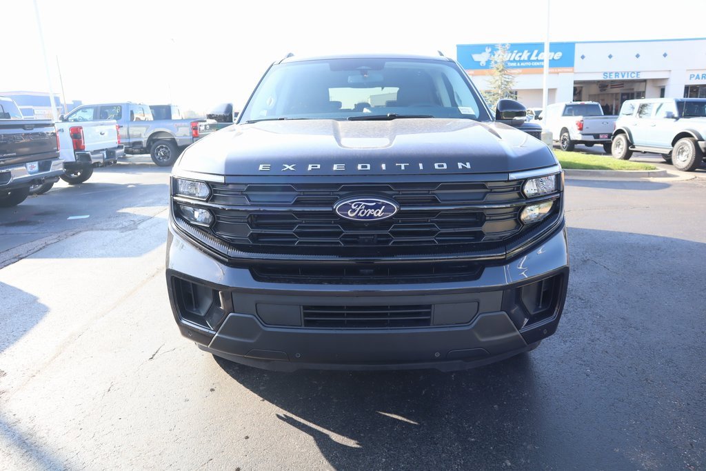 New 2025 Ford Expedition Active image 10