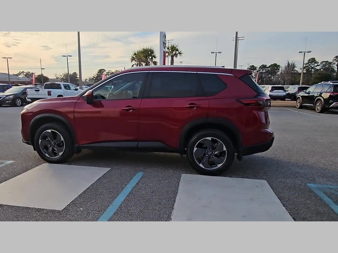 Used 2024 Nissan Rogue SV w/ SV Premium Package image 27