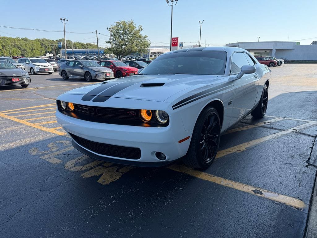 Used 2016 Dodge Challenger R/T Plus RWD image 9