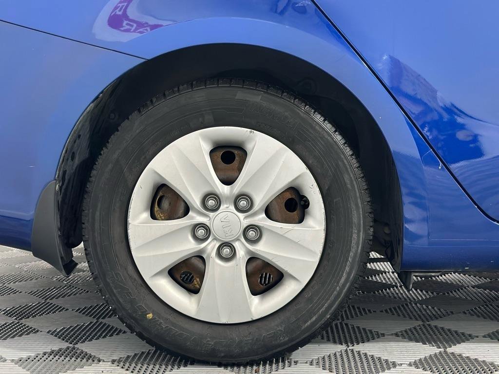 Used 2017 Kia Forte LX image 34