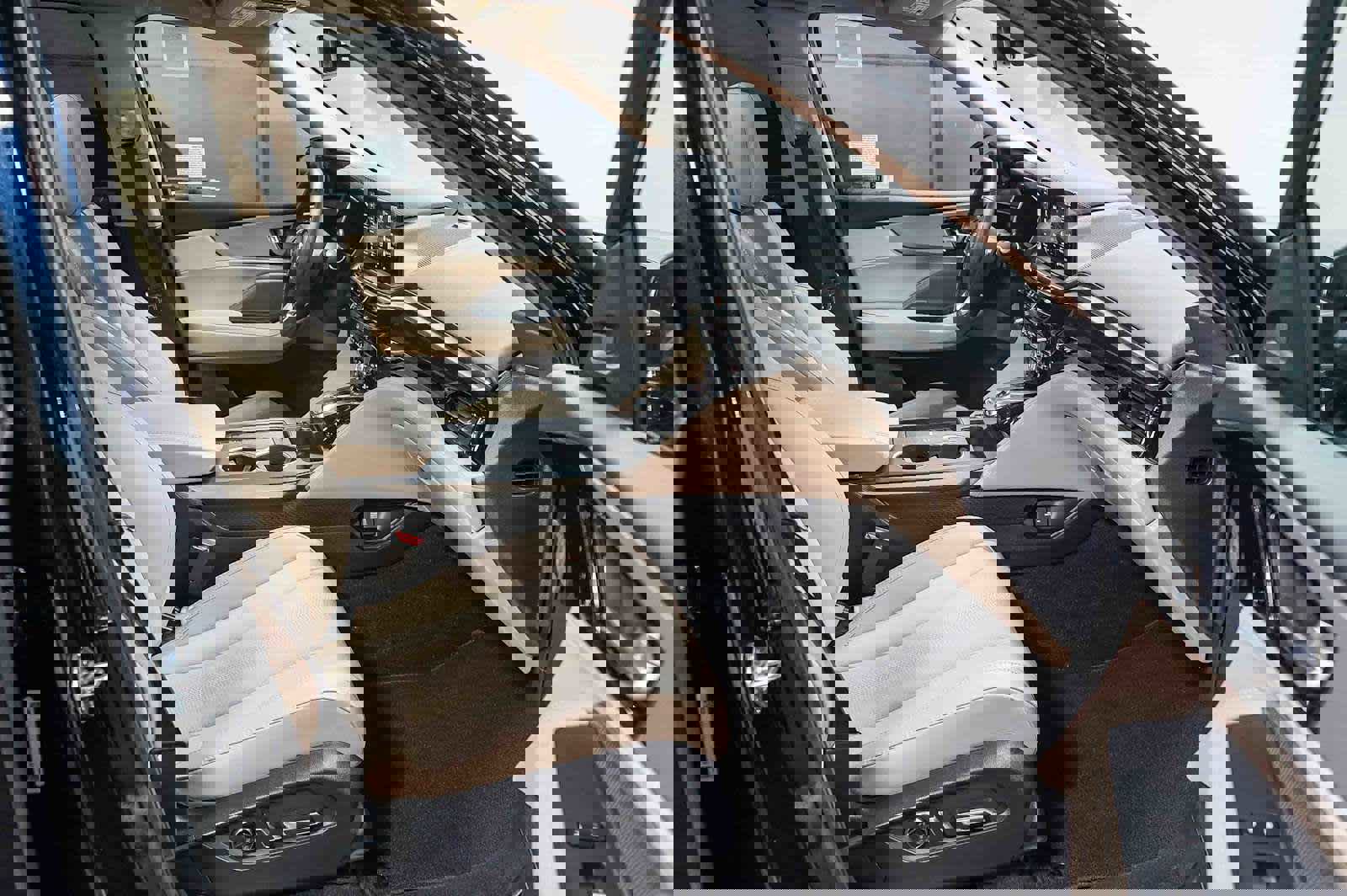 Used 2025 Acura MDX FWD w/ Technology Package image 19