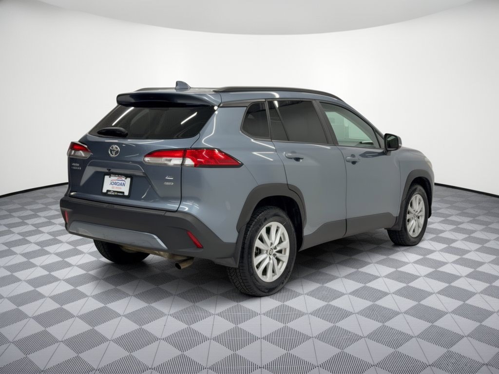 Used 2023 Toyota Corolla Cross LE AWD/4WD image 9