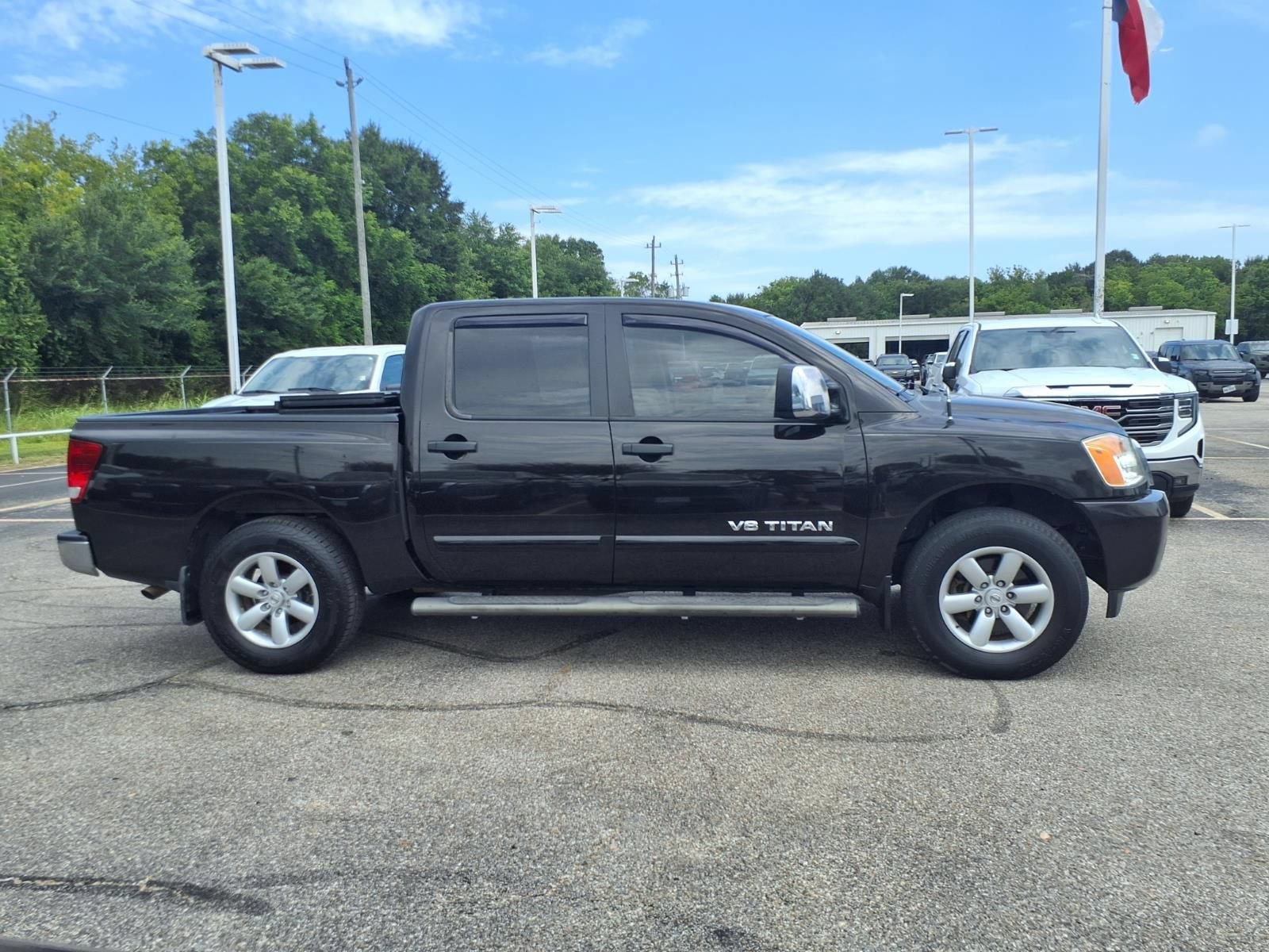 Used 2014 Nissan Titan SV w/ SV Value Truck Package RWD image 8