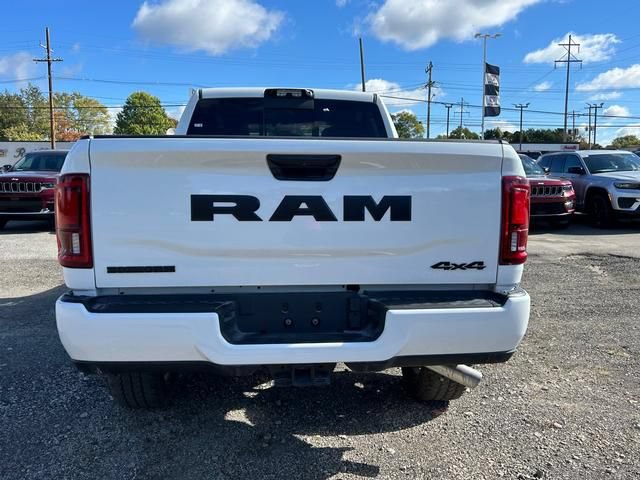 New 2026 RAM 3500 Big Horn AWD/4WD image 4