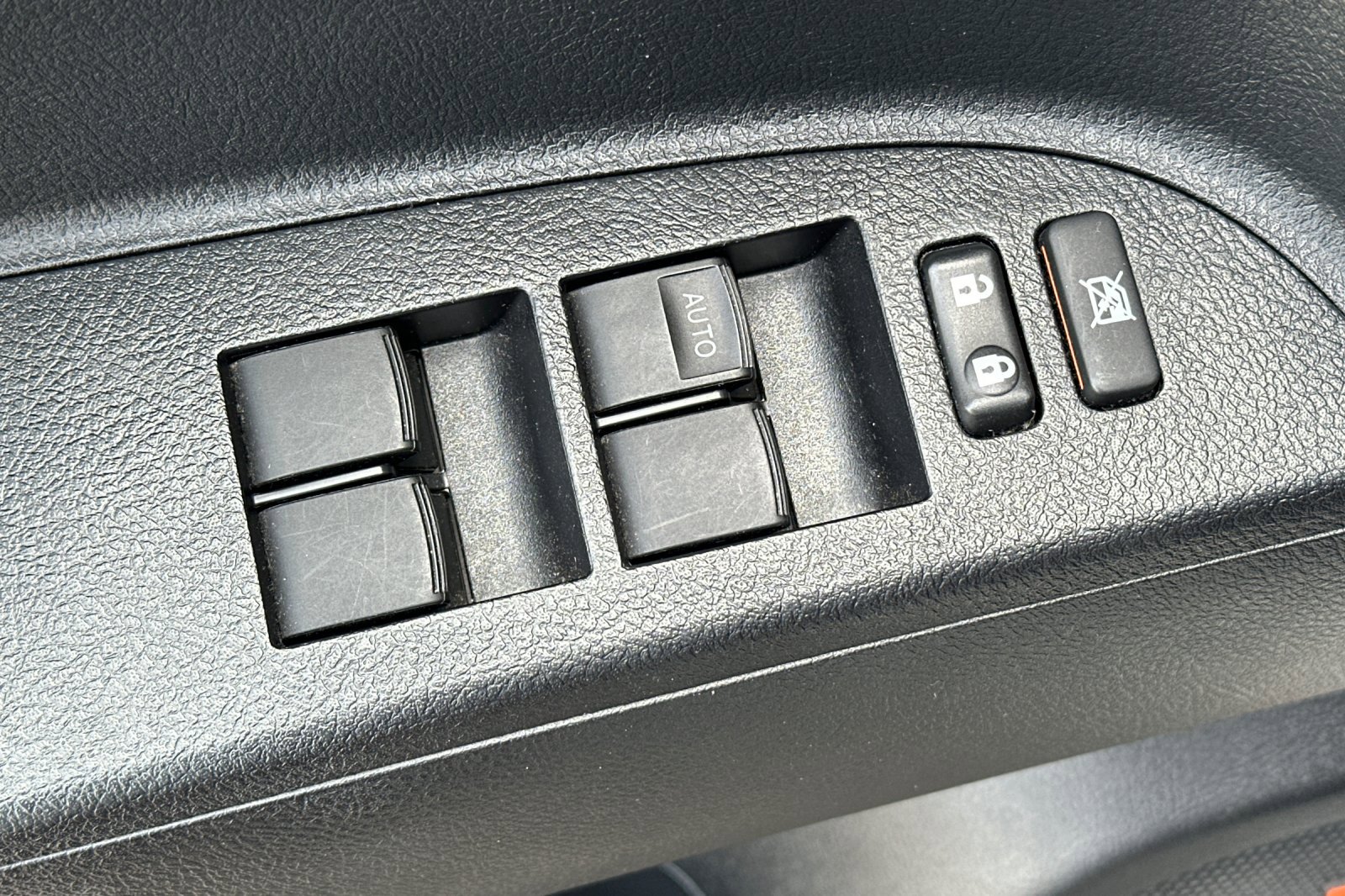 Used 2013 Toyota Highlander Limited AWD/4WD image 12