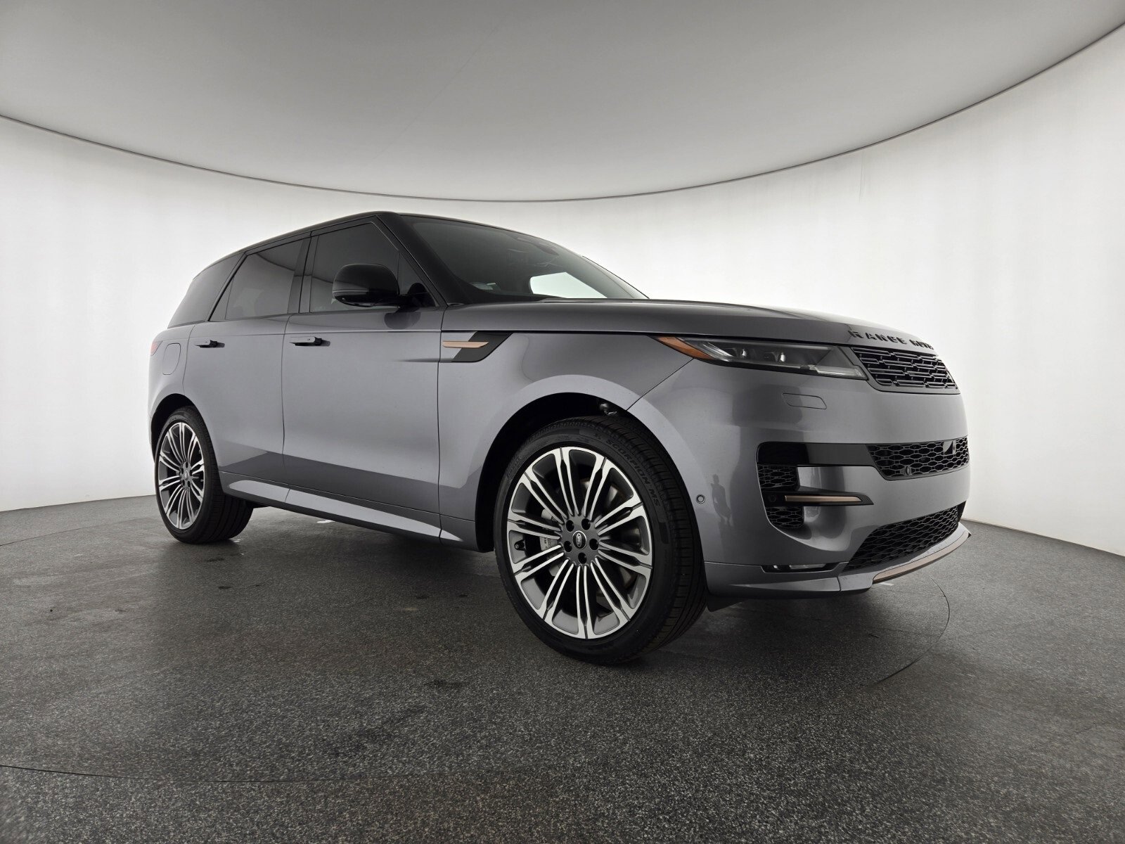 New 2025 Land Rover Range Rover Sport Dynamic SE image 2