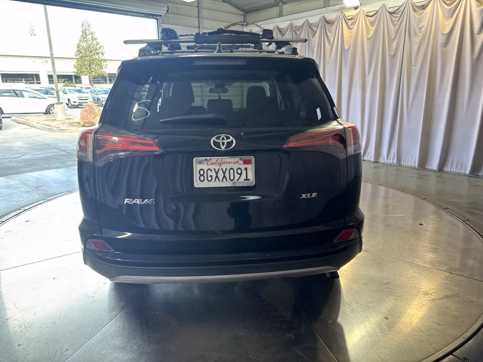 Used 2018 Toyota RAV4 XLE FWD image 6