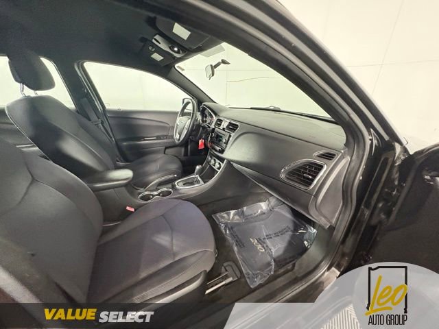 Used 2014 Chrysler 200 Touring FWD image 8
