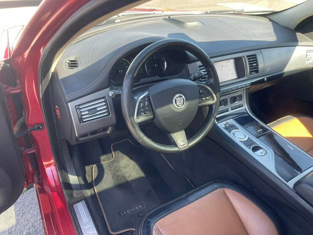 Used 2012 Jaguar XF R image 10