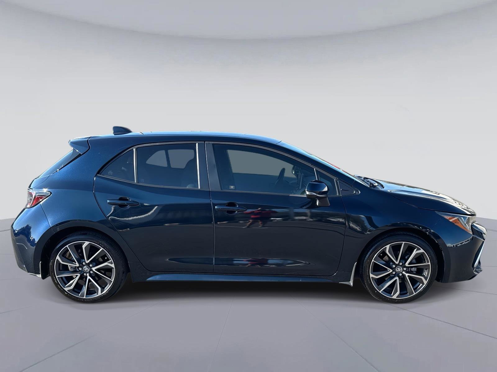 Used 2020 Toyota Corolla XSE image 2