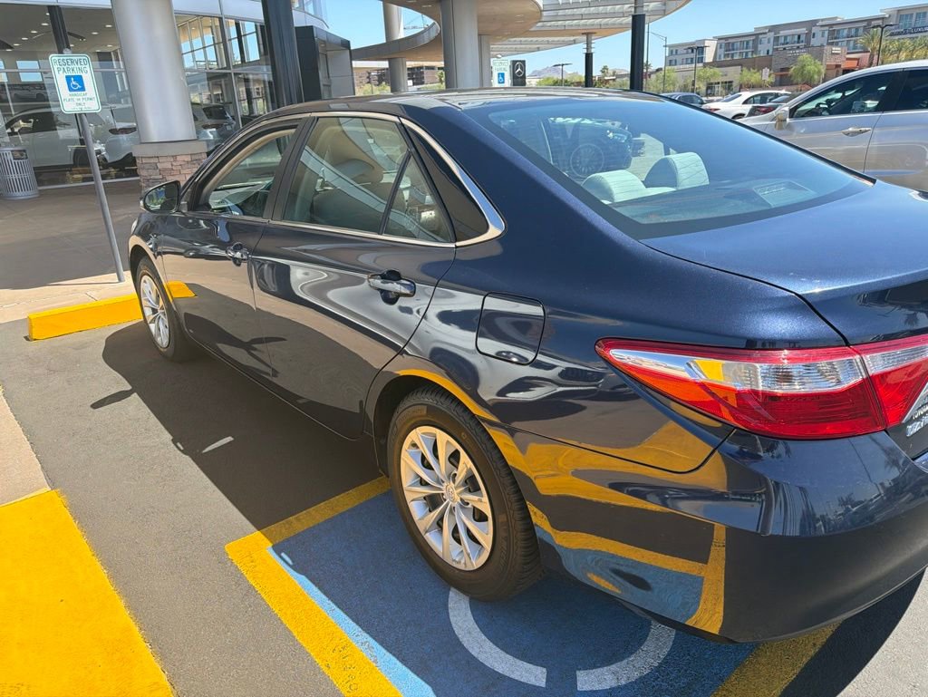 Used 2015 Toyota Camry LE FWD image 3