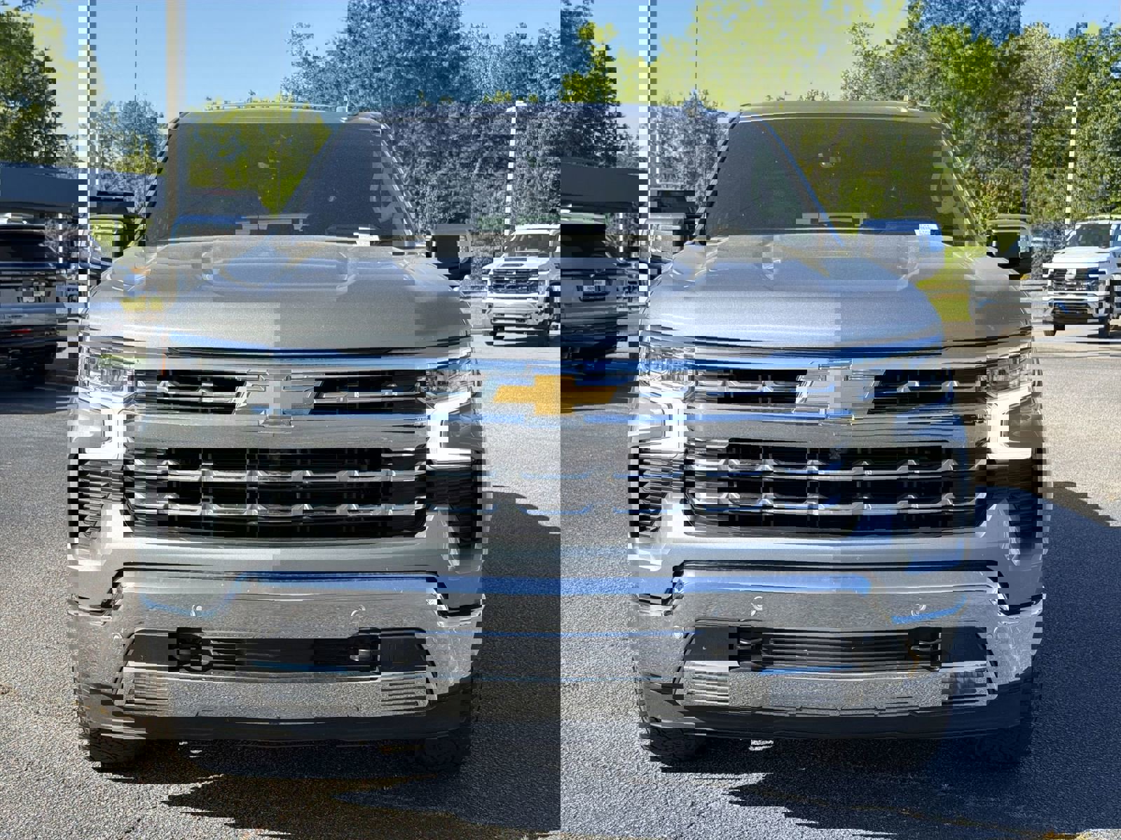 Used 2025 Chevrolet Silverado 1500 LTZ w/ LTZ Premium Package image 3