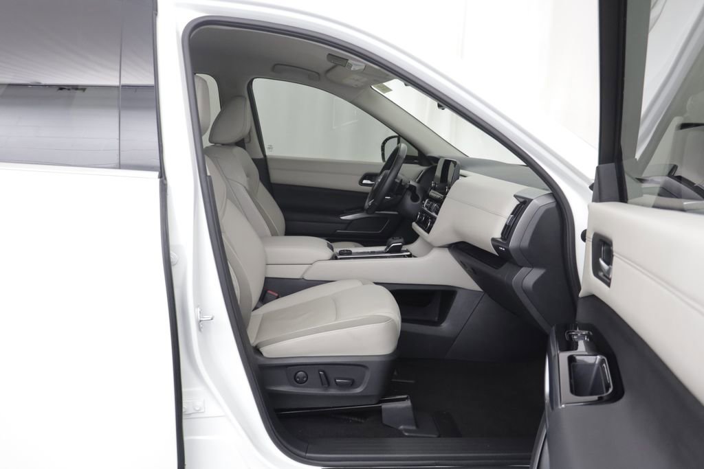 Used 2023 Nissan Pathfinder SL image 20