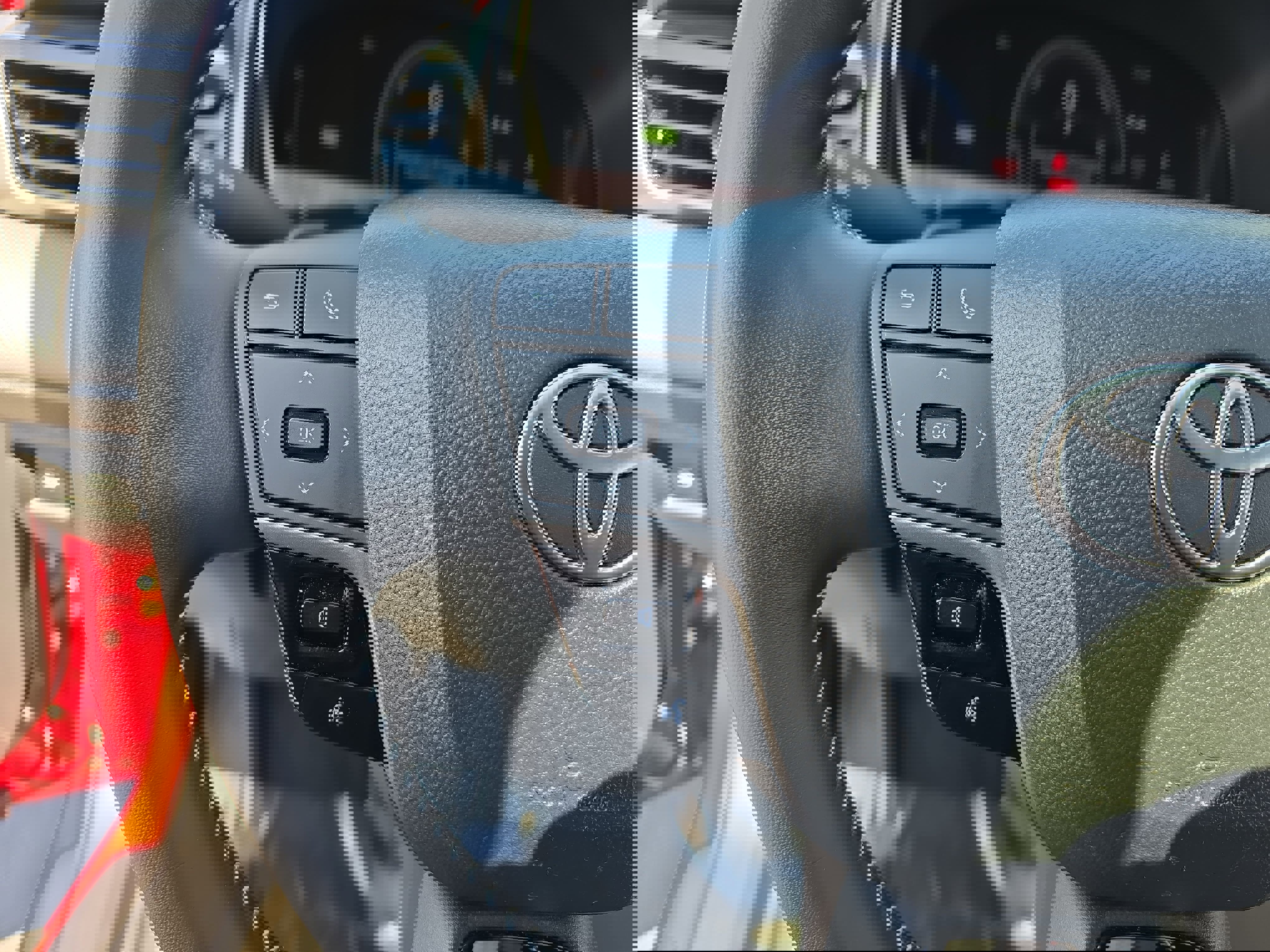 Used 2025 Toyota Camry SE w/ Multimedia Upgrade Package image 16