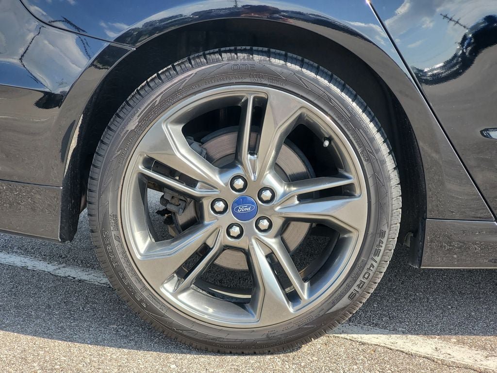Used 2017 Ford Fusion Sport w/ Equipment Group 401A AWD/4WD image 5