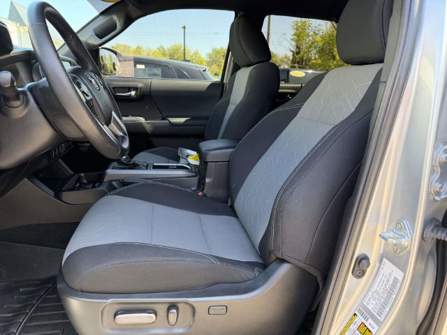 Used 2022 Toyota Tacoma TRD Sport AWD/4WD image 16