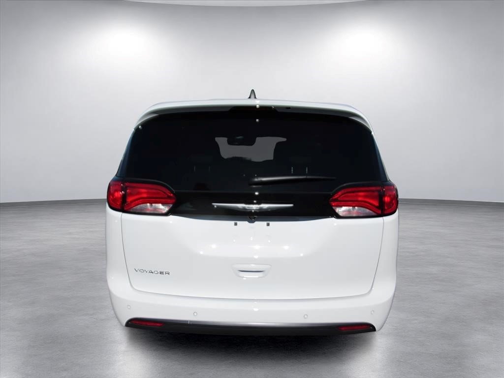 New 2026 Chrysler Voyager LX FWD image 5