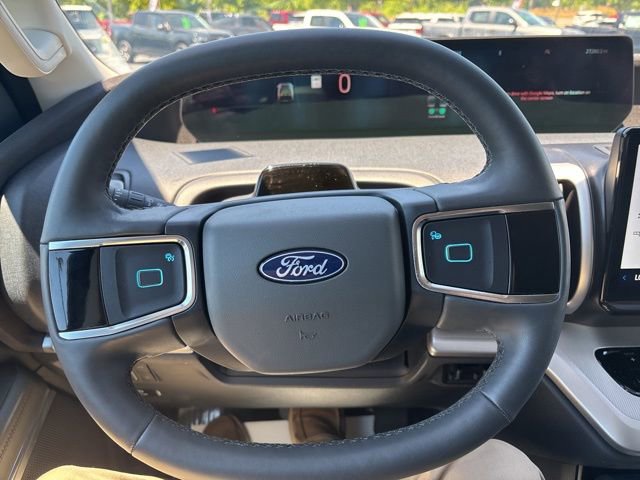 Used 2025 Ford Expedition Active AWD/4WD image 16