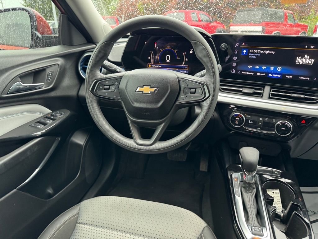 Used 2024 Chevrolet Trax LT image 12