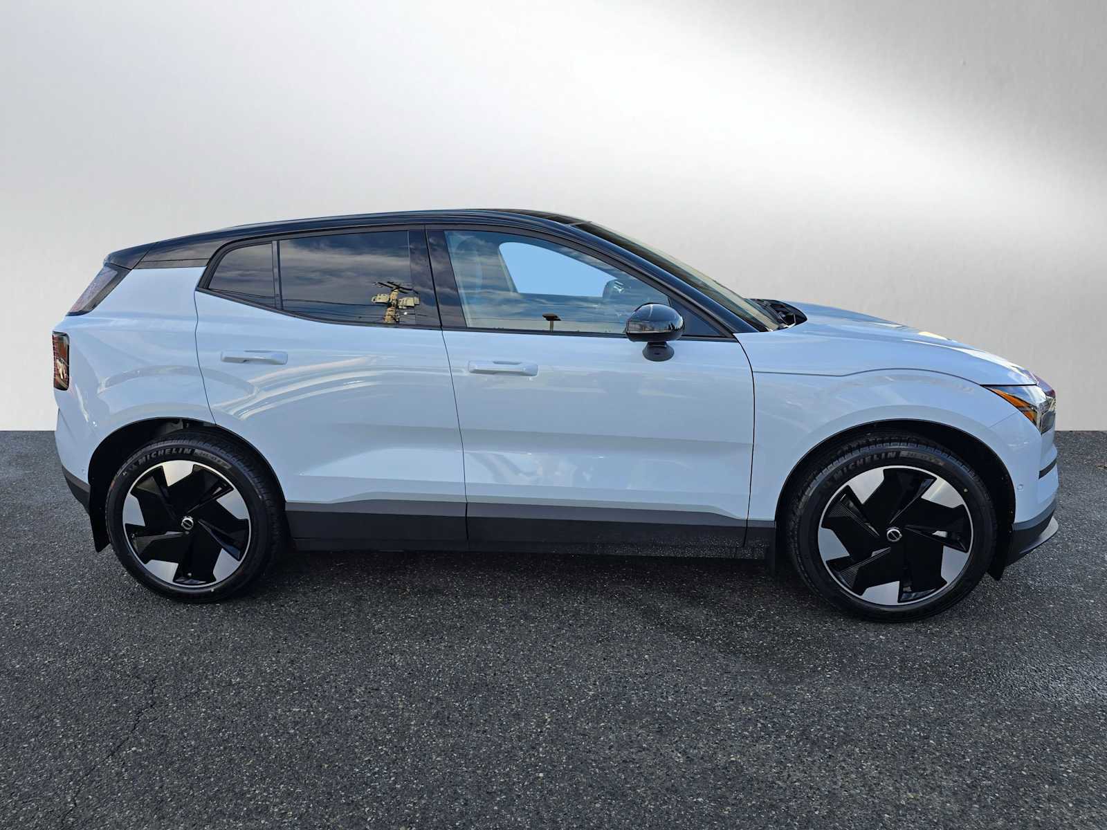 New 2026 Volvo EX30 Plus w/ Protection Package Premier AWD/4WD image 2