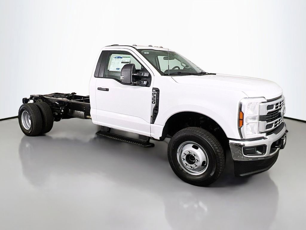 New 2025 Ford F350 XL w/ XL Chrome Package