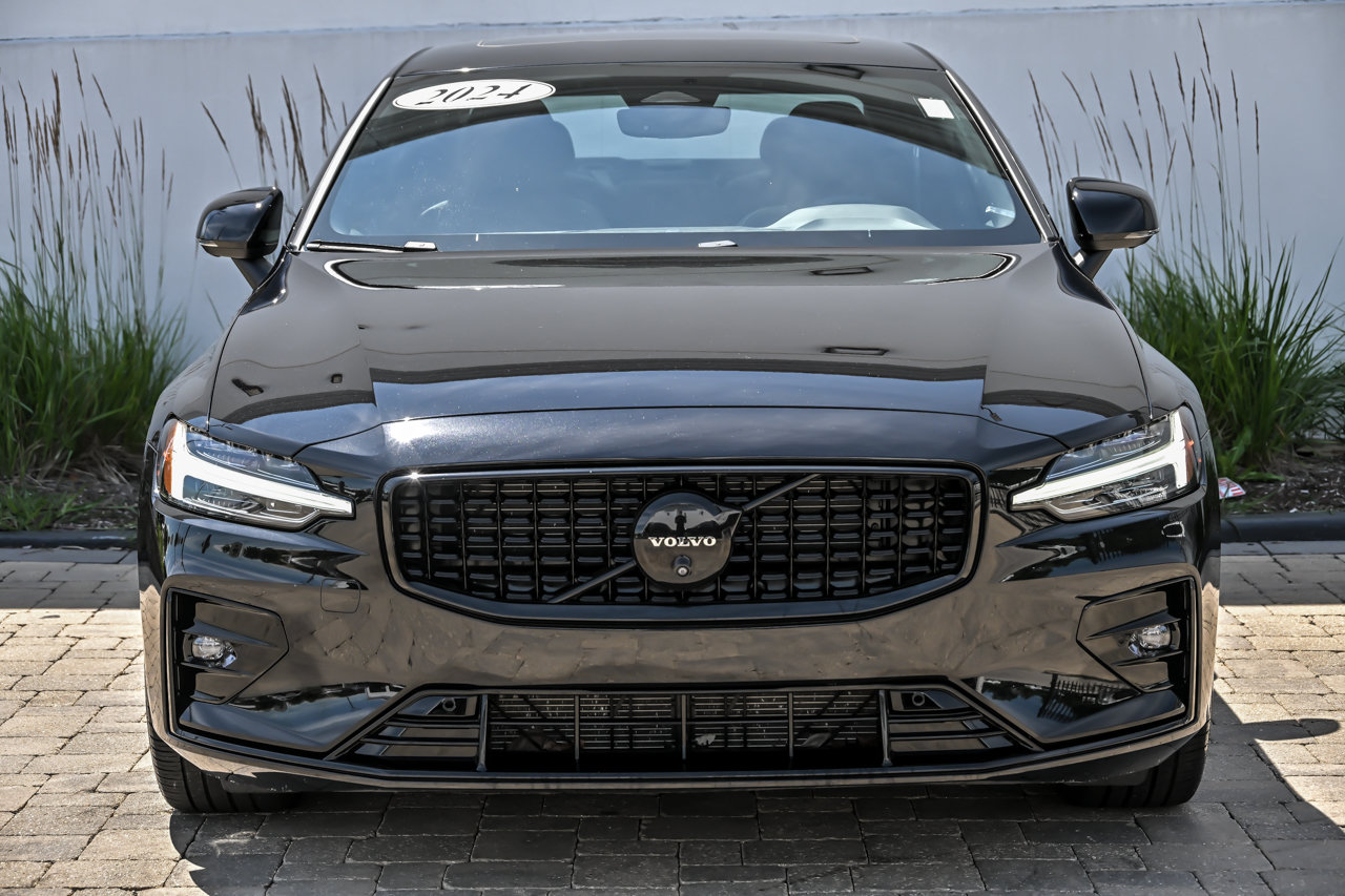 Used 2024 Volvo S60 B5 Plus w/ Protection Package Premier AWD/4WD image 4