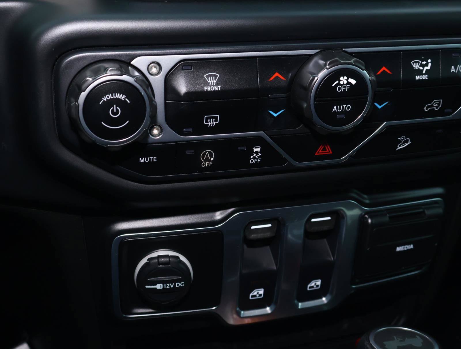 Used 2020 Jeep Wrangler Sport S image 22