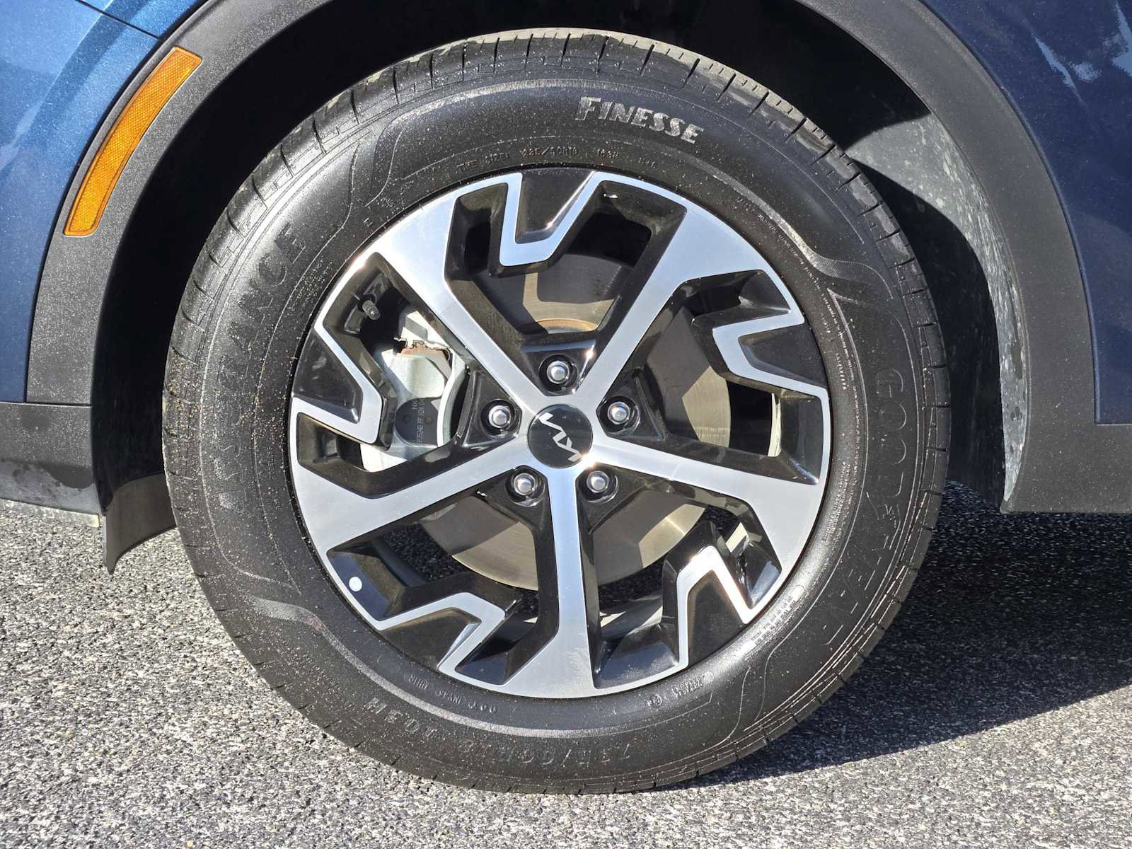 Used 2024 Kia Sportage EX image 13