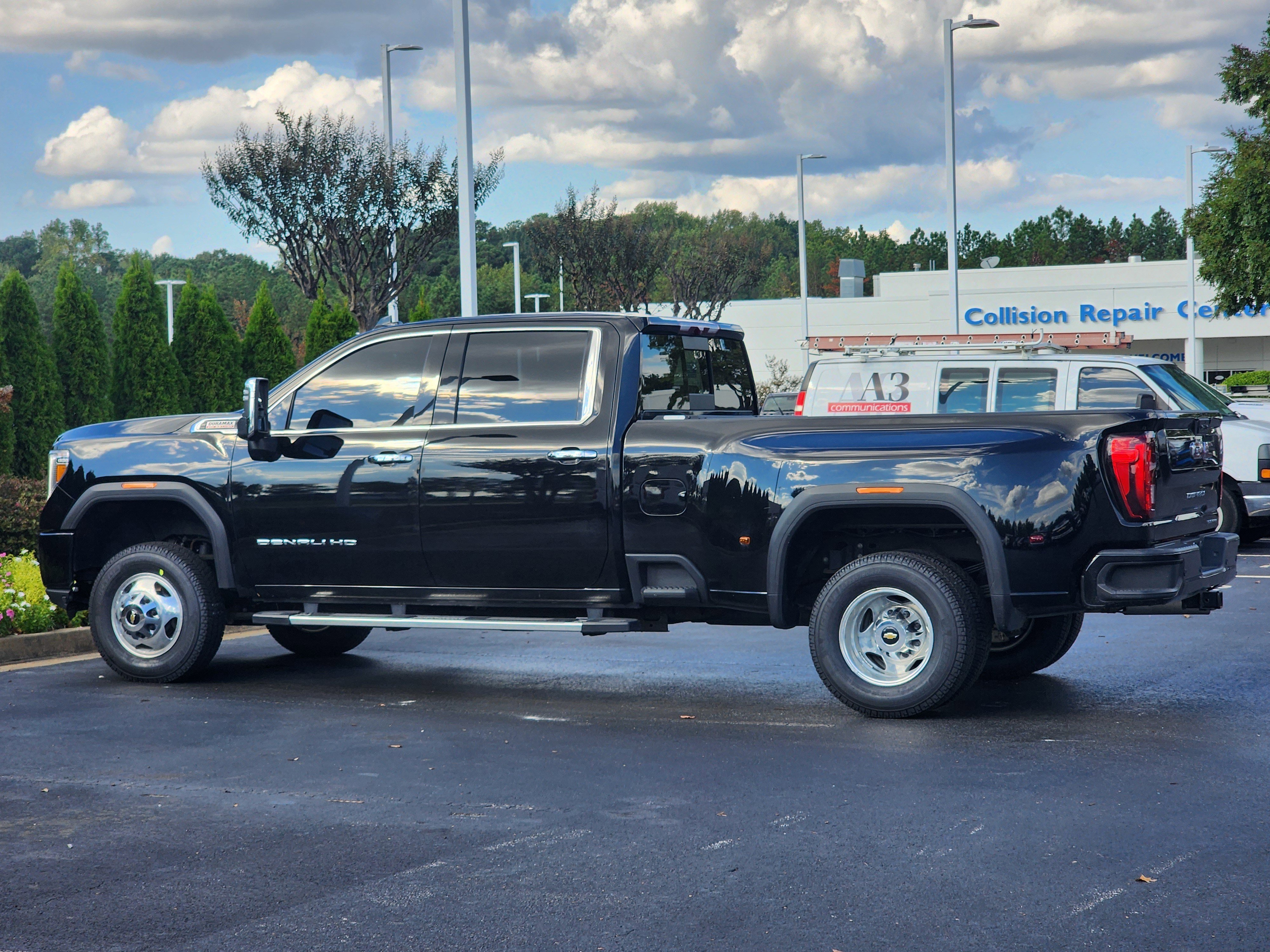 Used 2022 GMC Sierra 3500 Denali image 10