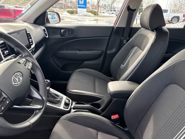 Certified 2025 Hyundai Venue Limited image 13